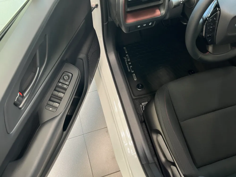 2023 toyota prius prime se white 17